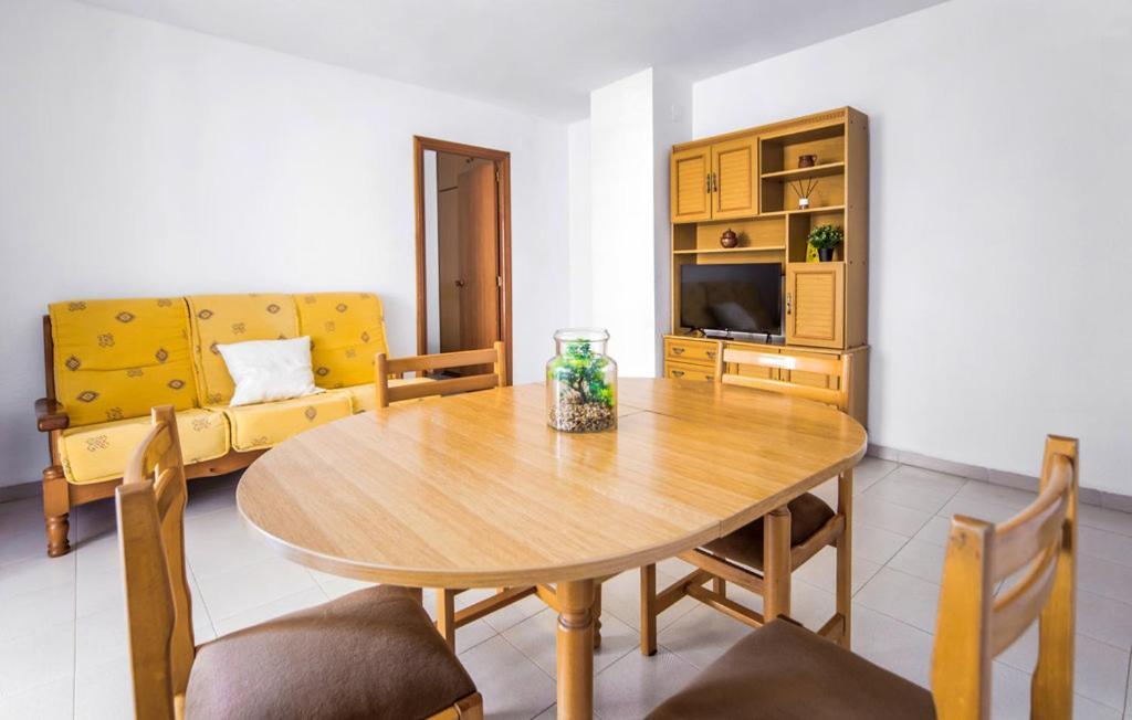 Stunning Apartment In Оропеса-дель-Мар Екстер'єр фото